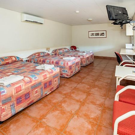 Leichhardt Hotel Motel 클론커리 외부 사진