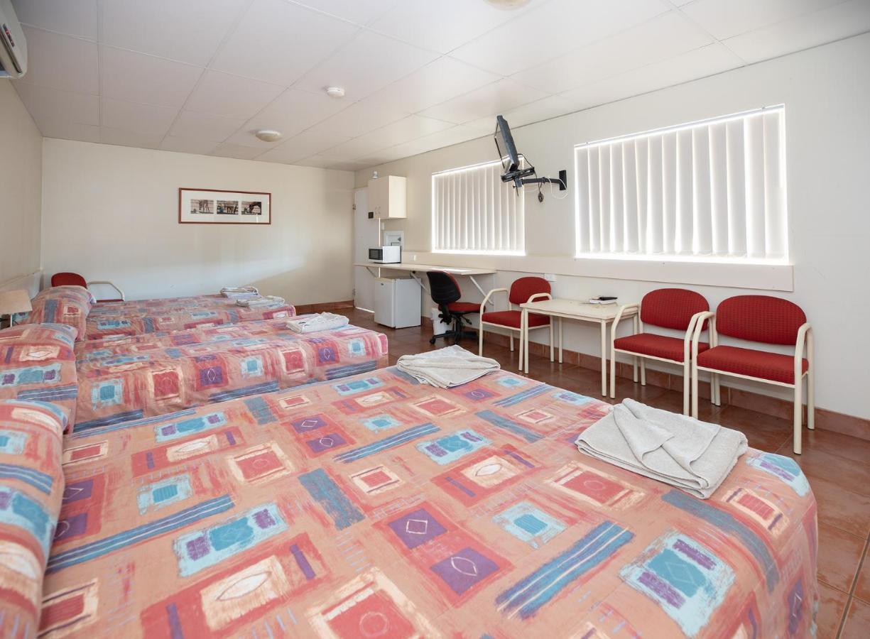 Leichhardt Hotel Motel 클론커리 외부 사진